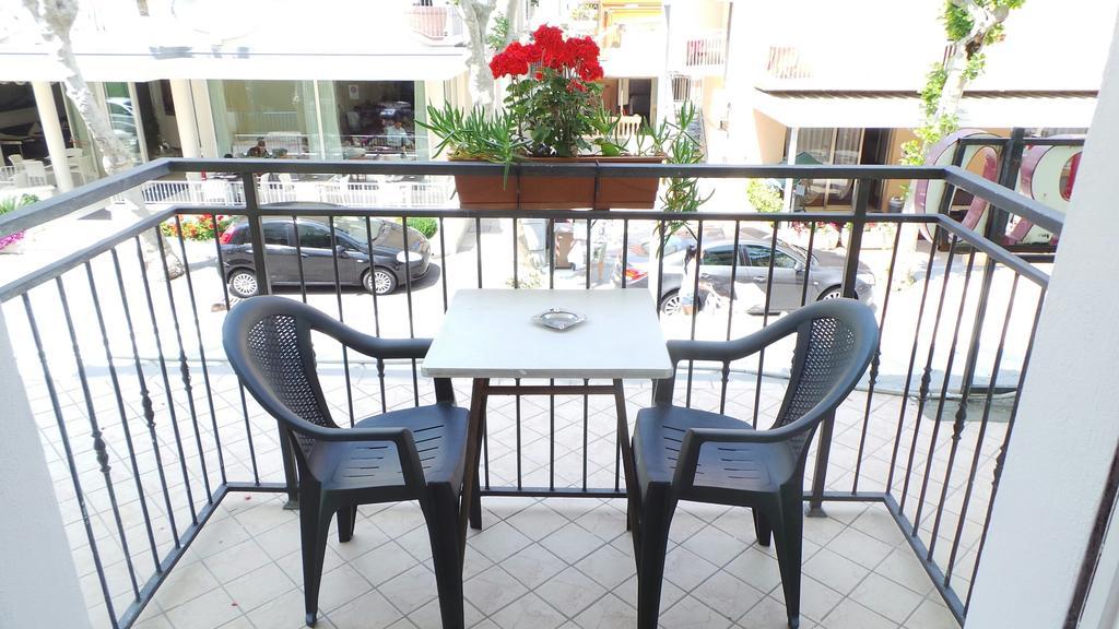Hotel Rebola Rimini Oda fotoğraf