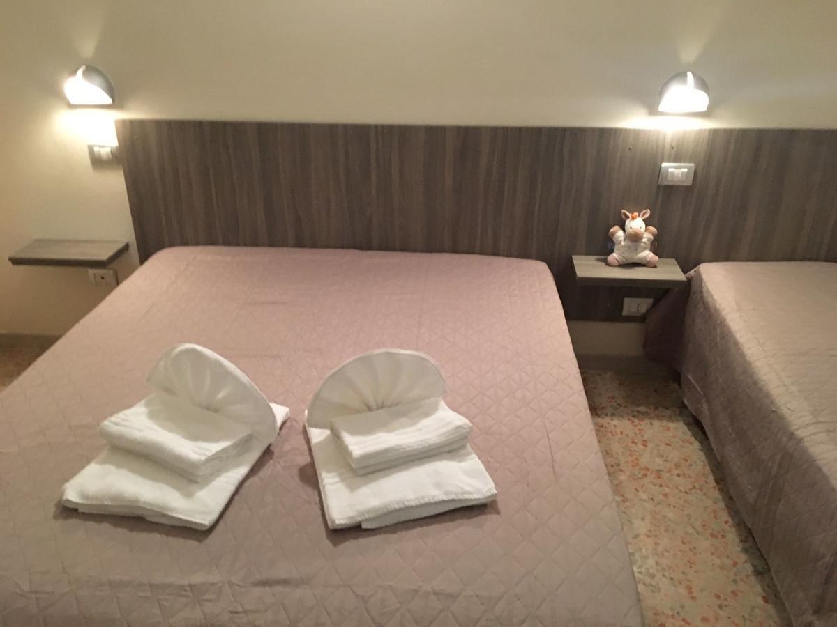 Hotel Rebola Rimini Dış mekan fotoğraf