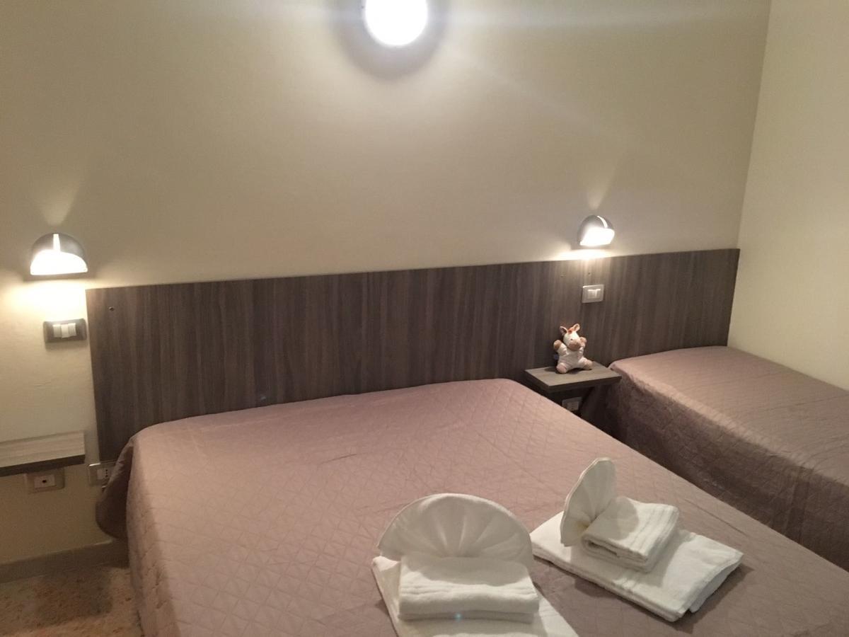 Hotel Rebola Rimini Dış mekan fotoğraf
